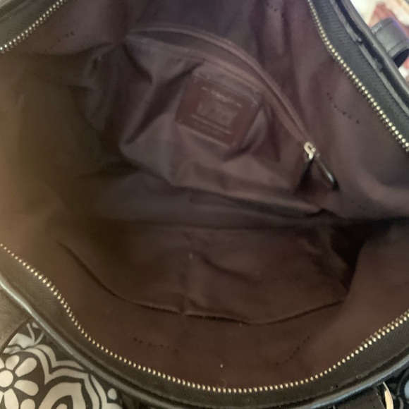 Signature jacquard, refined pebble leather, calf leather. Shoulder bag. - Picture 3 of 5